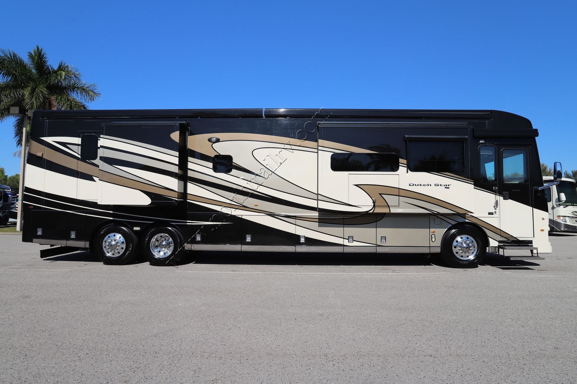 Used 2020 Newmar Dutch Star 4310 Class A  For Sale