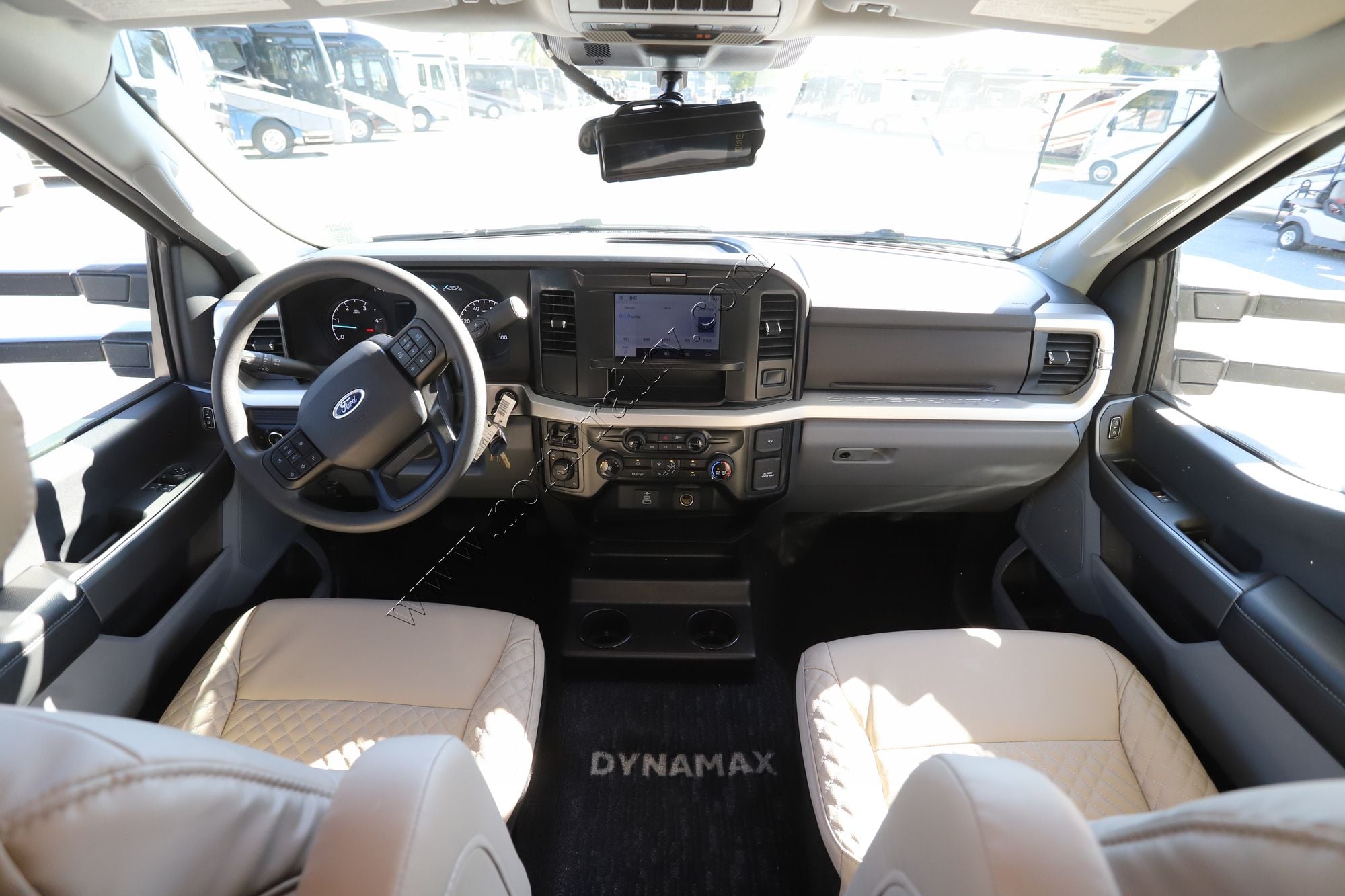 New 2026 Dynamax Isata 6 31KS 4X4 Super C  For Sale