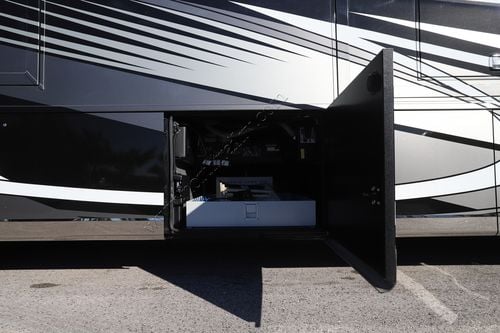 2024 Newmar Essex 4595 Class A