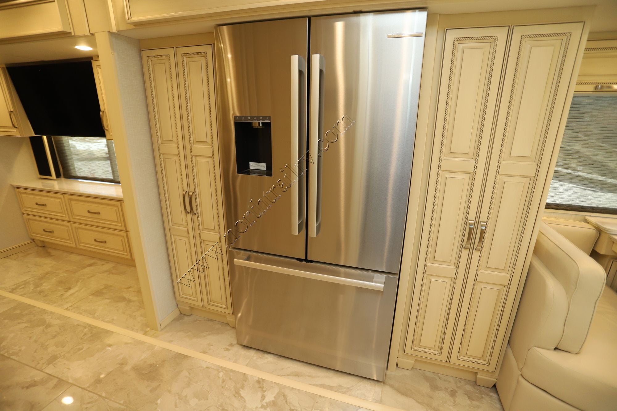 Used 2024 Newmar Essex 4595 Class A  For Sale