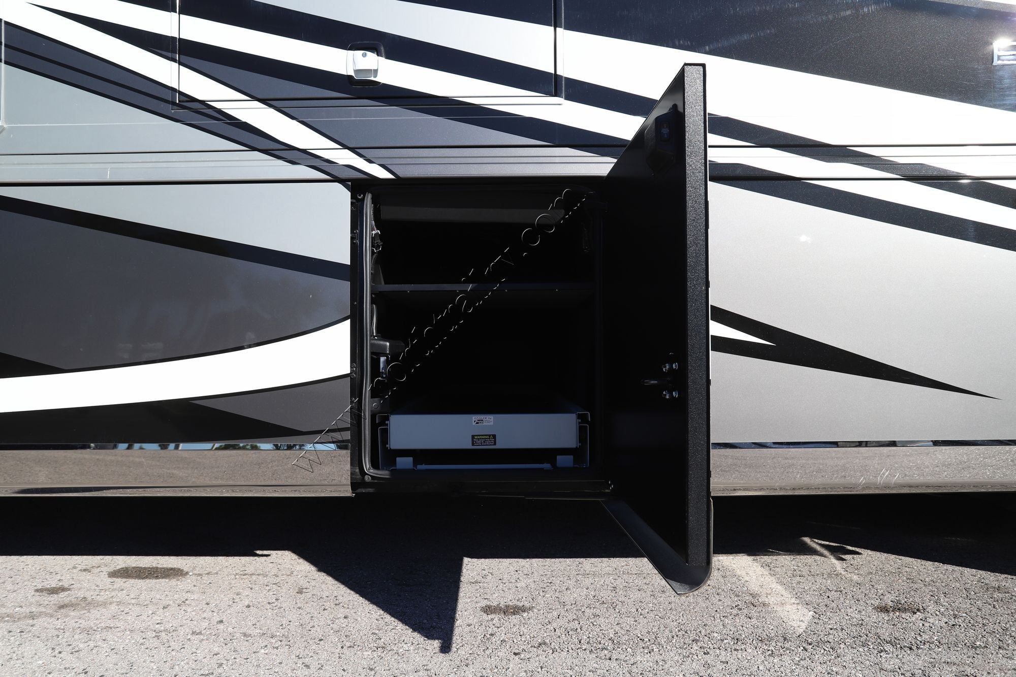 Used 2024 Newmar Essex 4595 Class A  For Sale