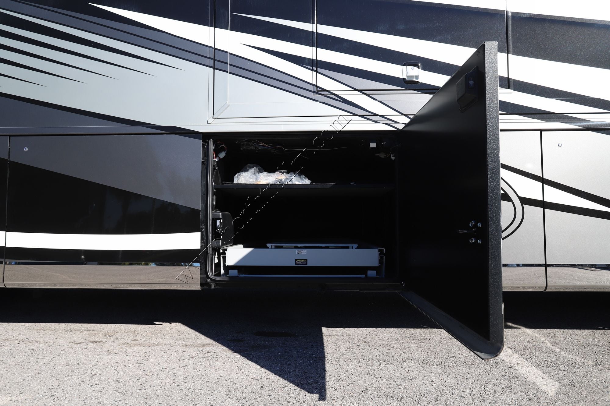 Used 2024 Newmar Essex 4595 Class A  For Sale