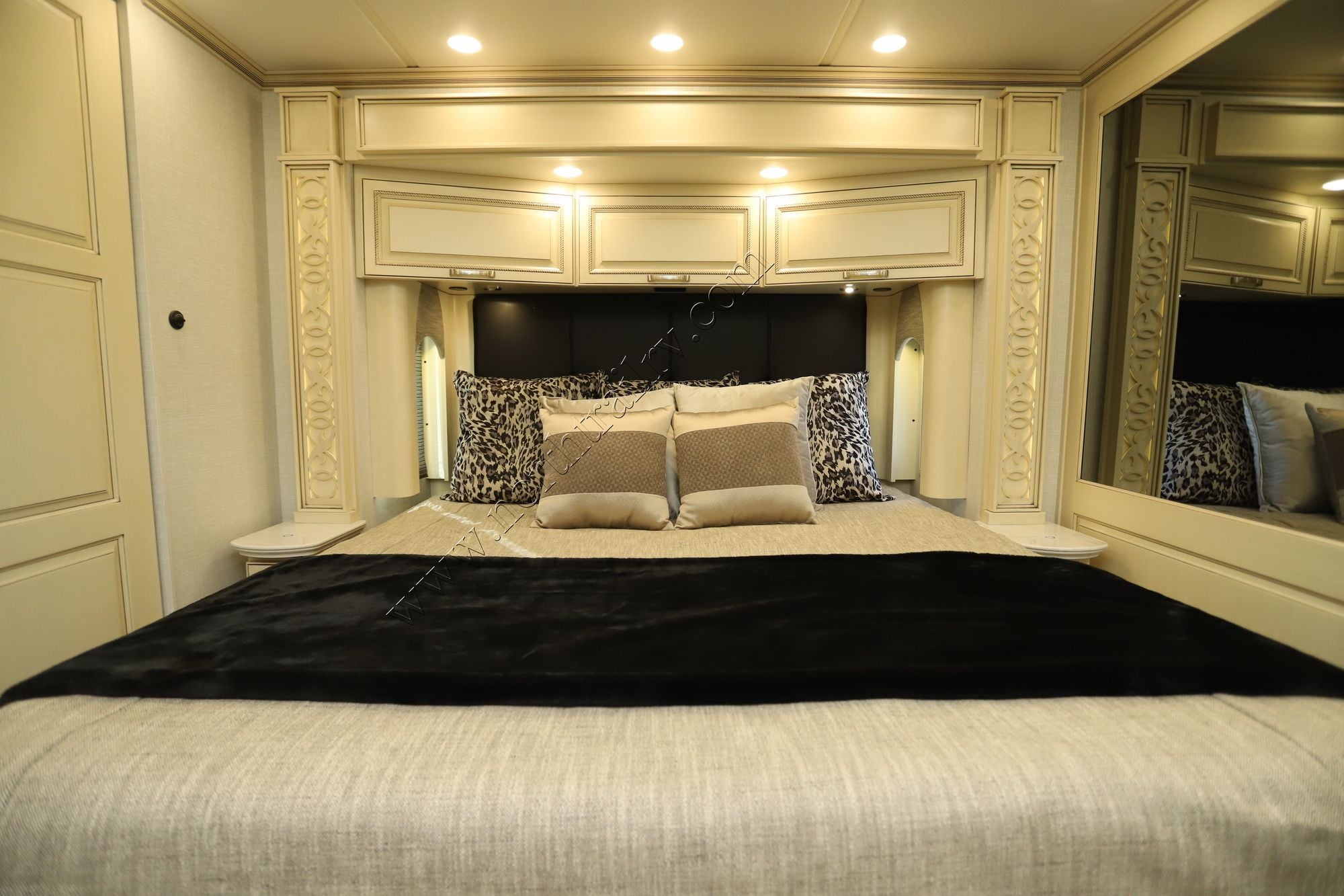 Used 2024 Newmar Essex 4595 Class A  For Sale