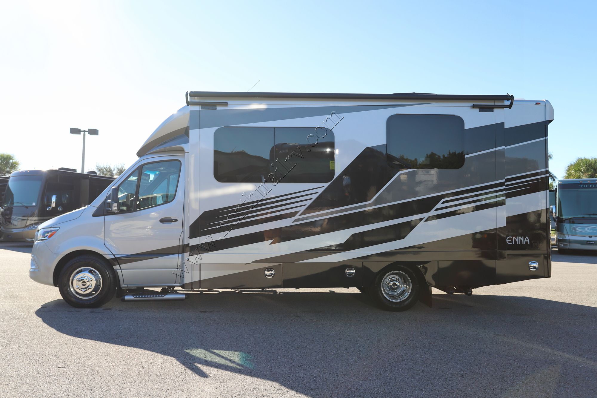 Used 2025 Renegade Rv Vienna 25RML Class C  For Sale