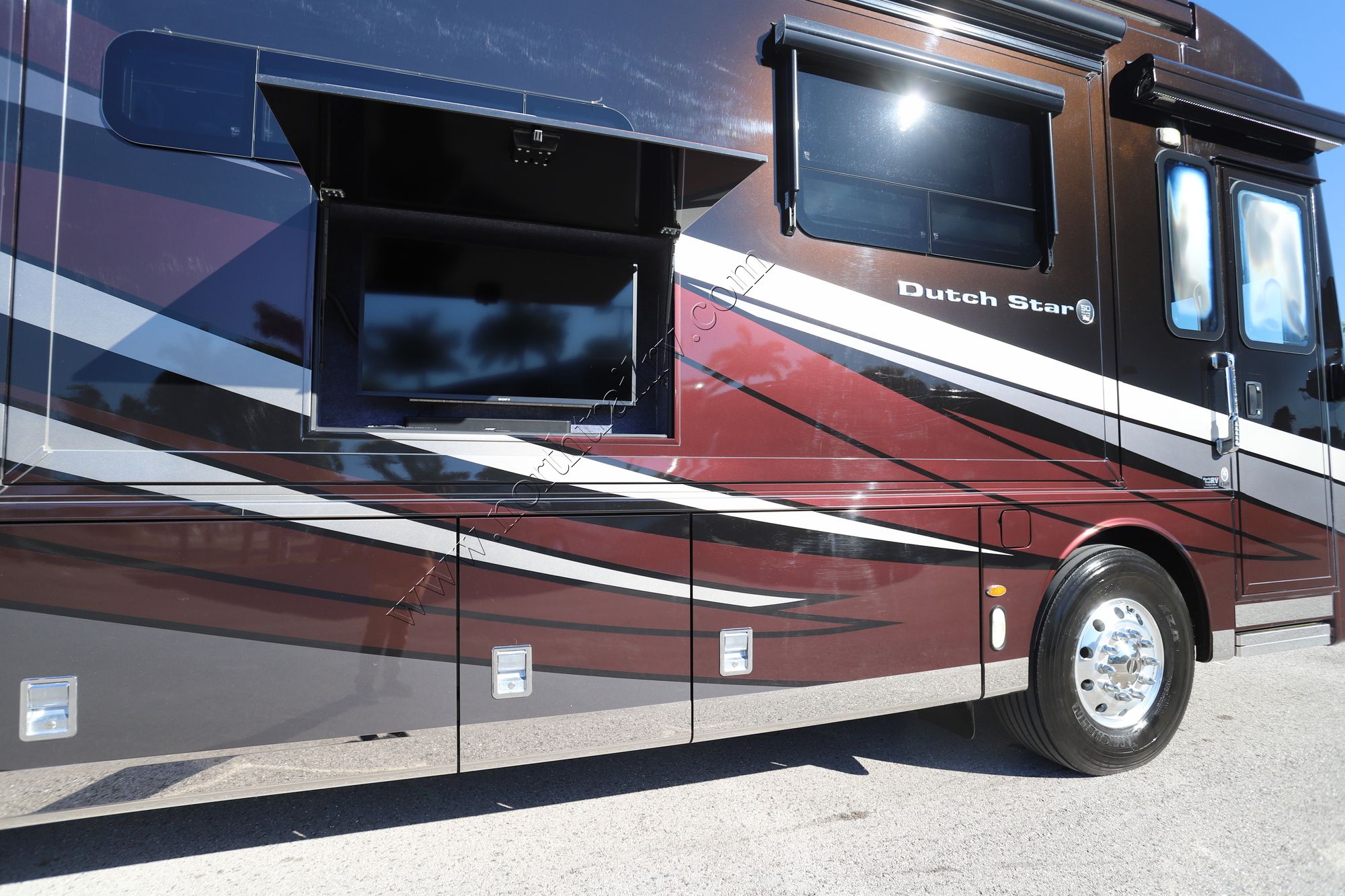 Used 2018 Newmar Dutch Star 4369 Class A  For Sale