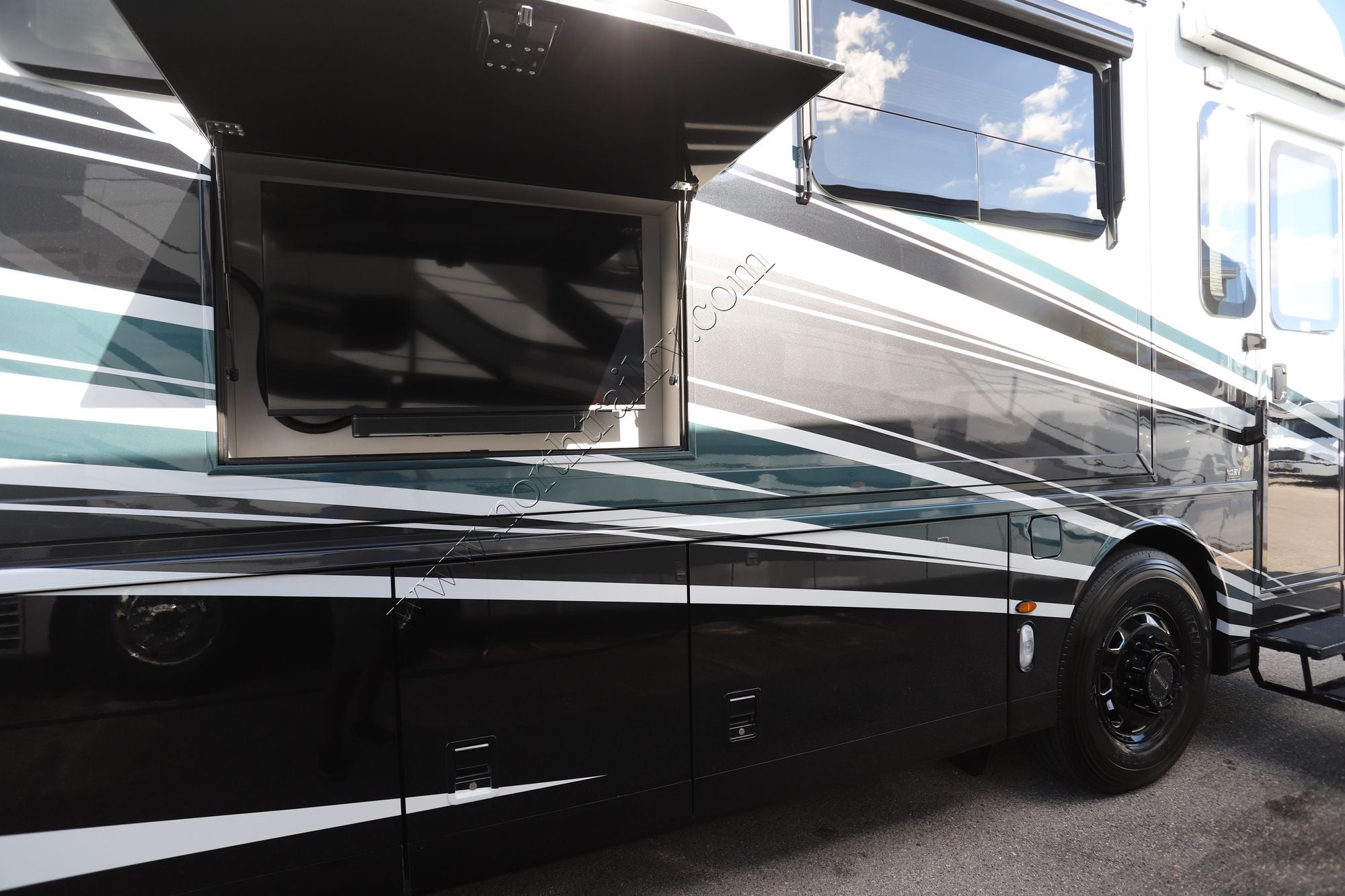 New 2026 Newmar Dutch Star 4325 Class A  For Sale