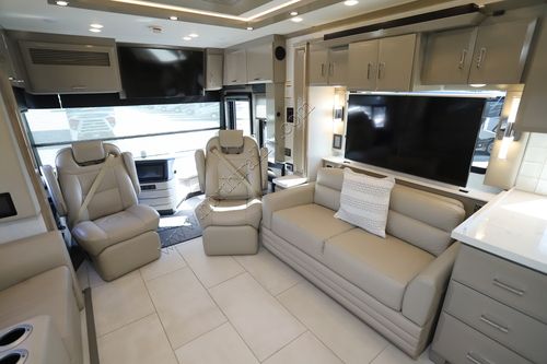 2025 Newmar Mountain Aire 4118