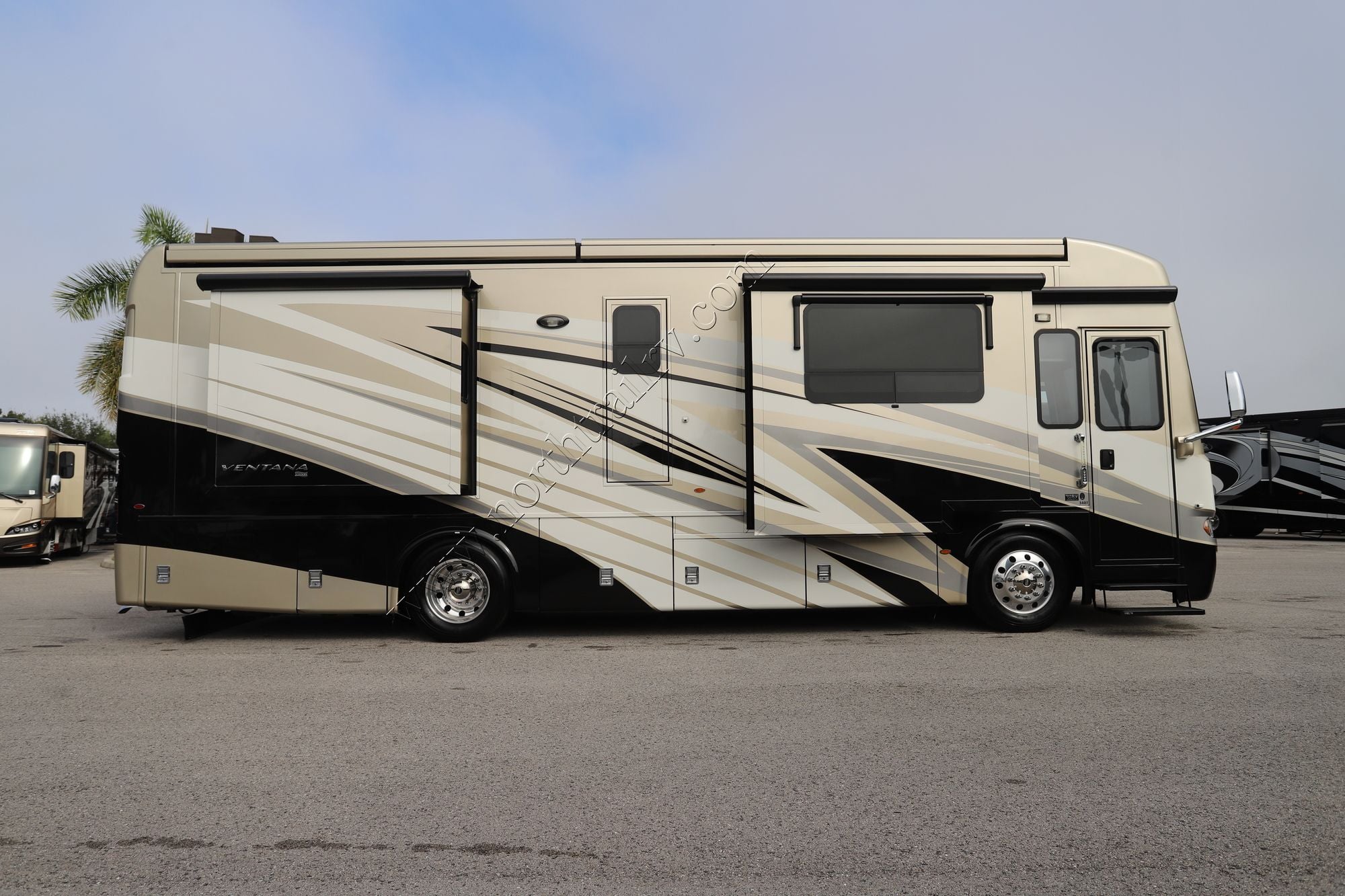 Used 2023 Newmar Ventana 3407 Class A  For Sale