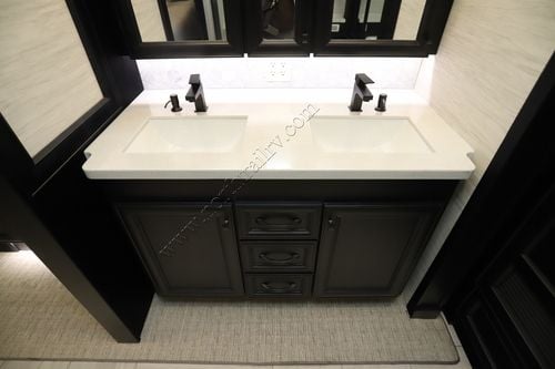 2026 Tiffin Motor Homes Phaeton 35CH