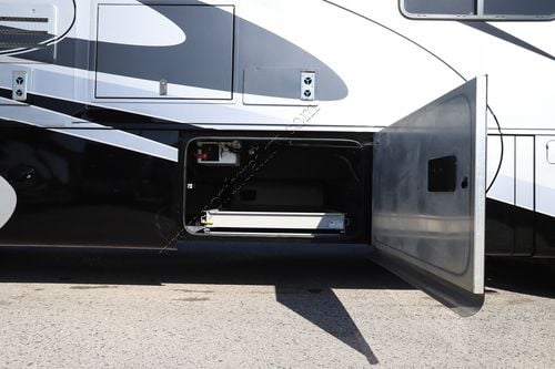 2016 Tiffin Motor Homes Allegro Red 38QBA Class A