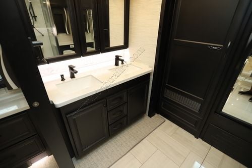 2026 Tiffin Motor Homes Phaeton 35CH