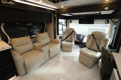 2026 Tiffin Motor Homes Phaeton 35CH