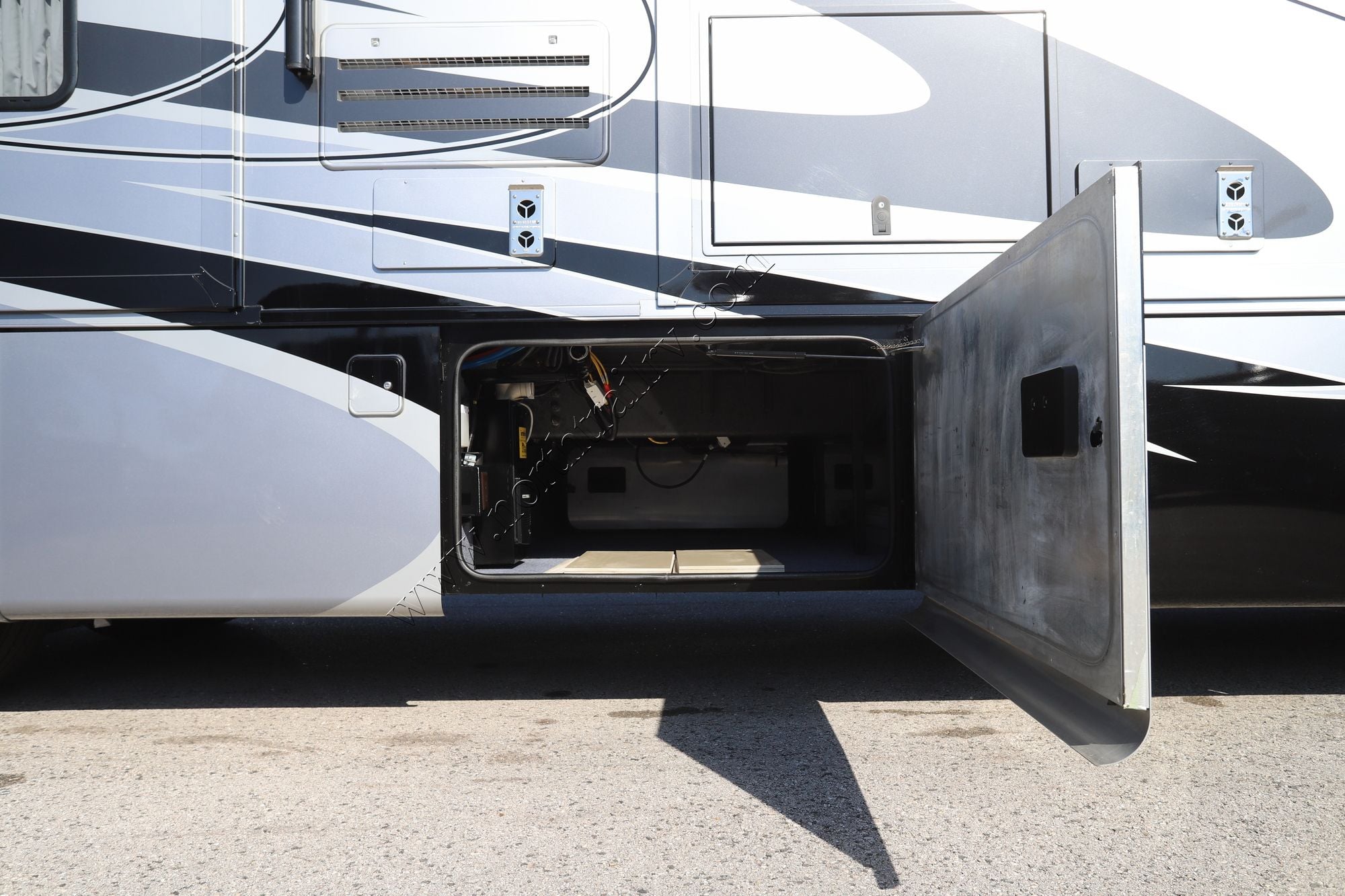 Used 2016 Tiffin Motor Homes Allegro Red 38QBA Class A  For Sale