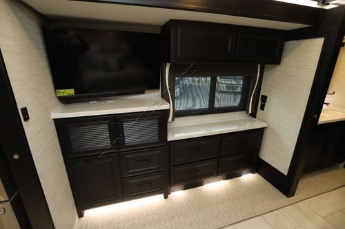 2026 Tiffin Motor Homes Phaeton 35CH