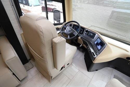 2026 Tiffin Motor Homes Phaeton 35CH