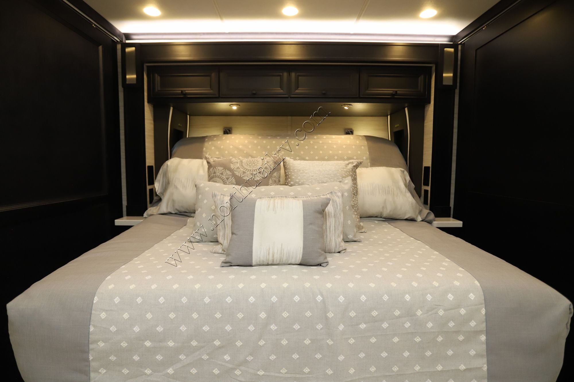 New 2026 Tiffin Motor Homes Phaeton 35CH Class A  For Sale