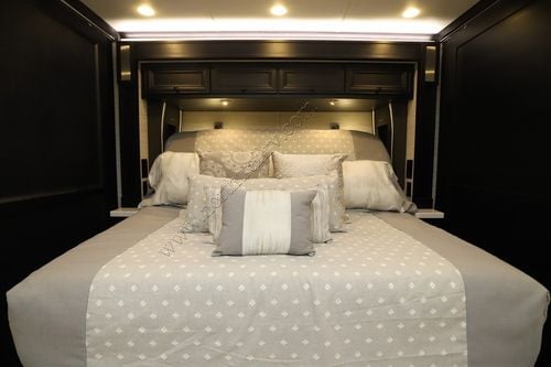 2026 Tiffin Motor Homes Phaeton 35CH