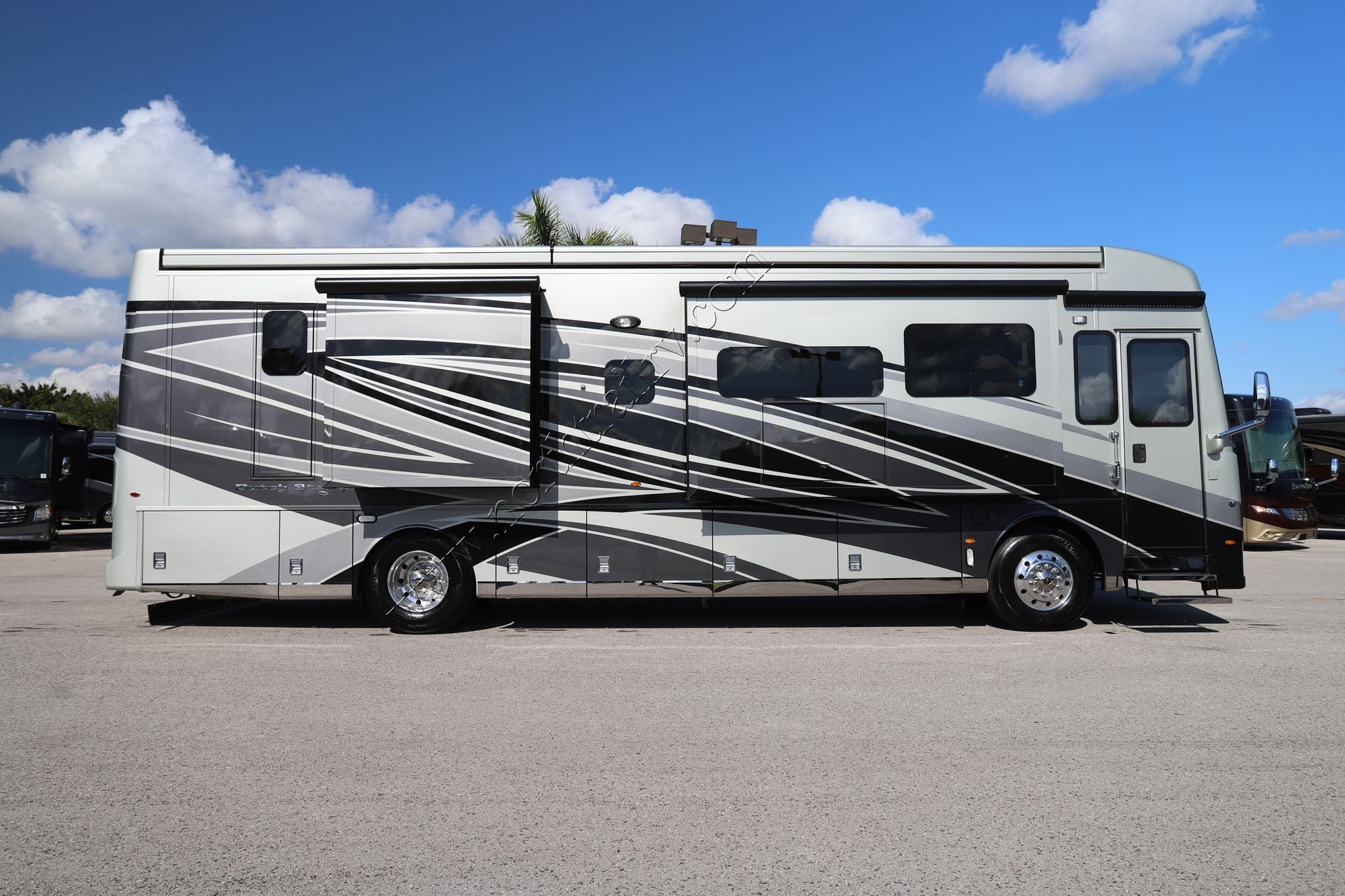 Used 2023 Newmar Dutch Star 3736 Class A  For Sale