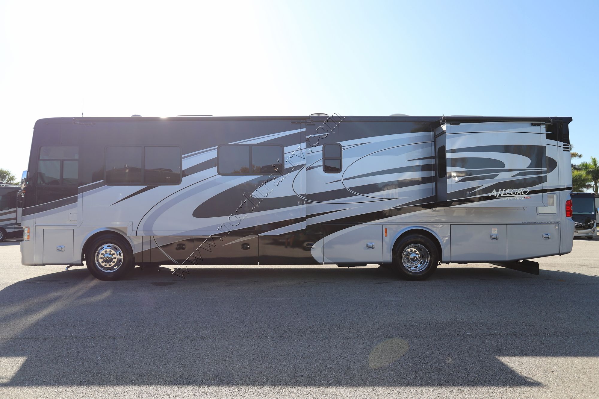 Used 2016 Tiffin Motor Homes Allegro Red 38QBA Class A  For Sale