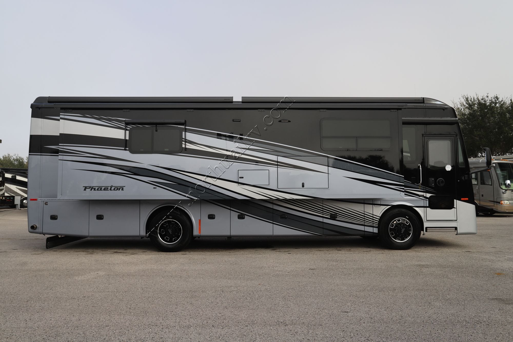 New 2026 Tiffin Motor Homes Phaeton 35CH Class A  For Sale