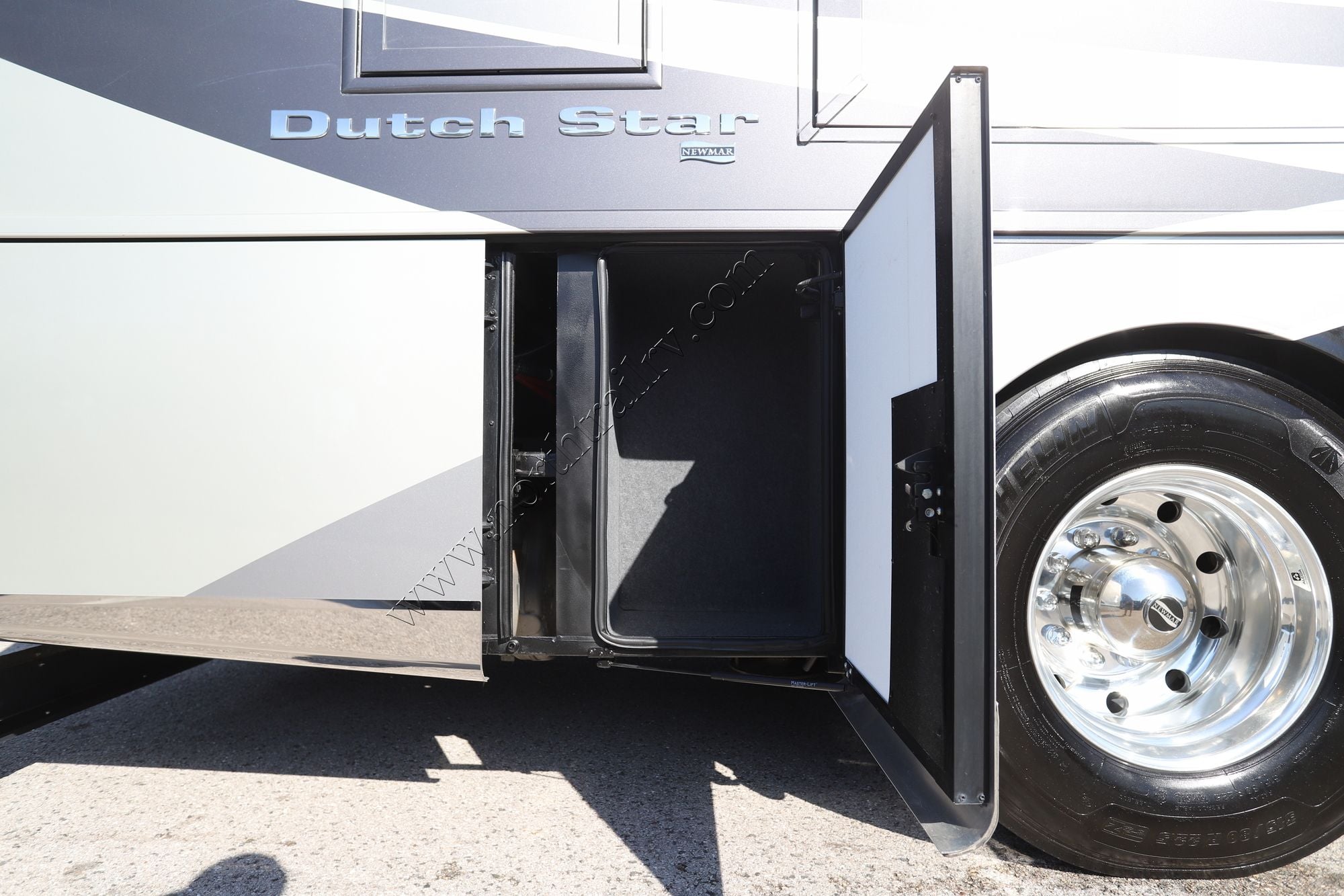 Used 2023 Newmar Dutch Star 3736 Class A  For Sale