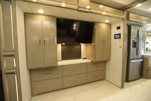 2025 Newmar Mountain Aire 4118