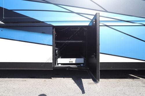 2026 Newmar Essex 4569