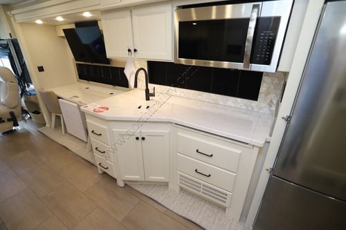 2026 Tiffin Motor Homes Byway 33FL