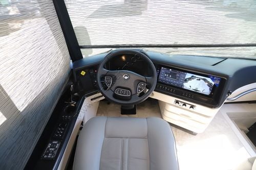 2026 Newmar Essex 4569