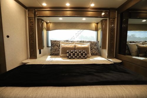 2026 Newmar Essex 4569