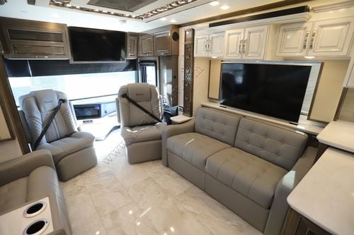 2026 Newmar Essex 4569