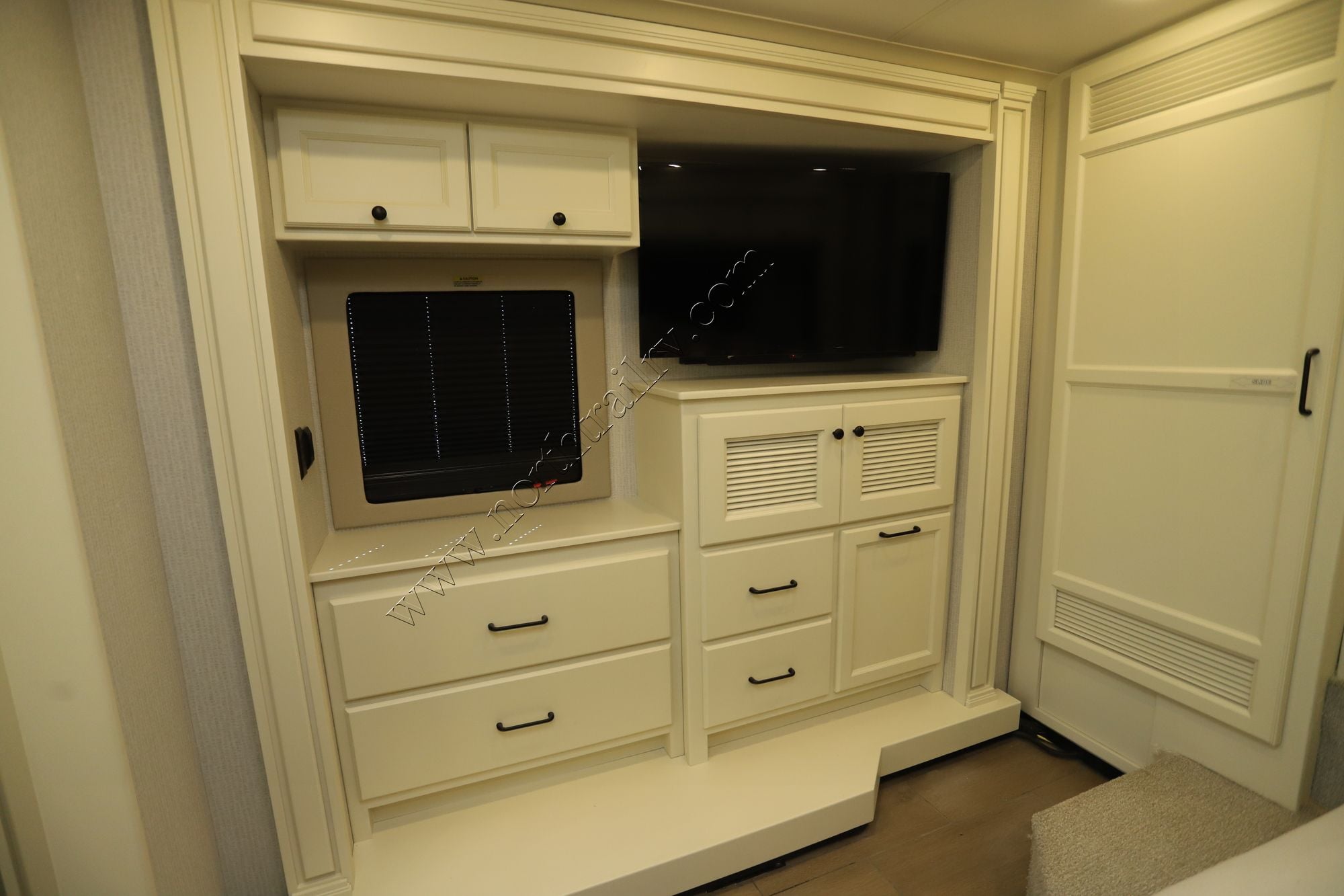 New 2026 Tiffin Motor Homes Byway 33FL Class A  For Sale