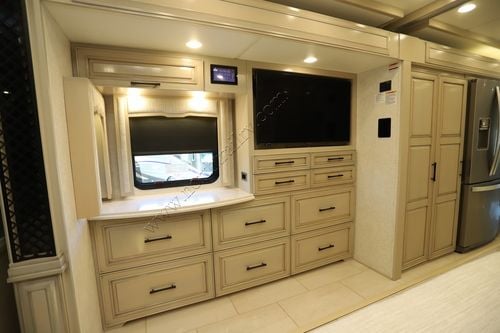 2024 Newmar London Aire 4569