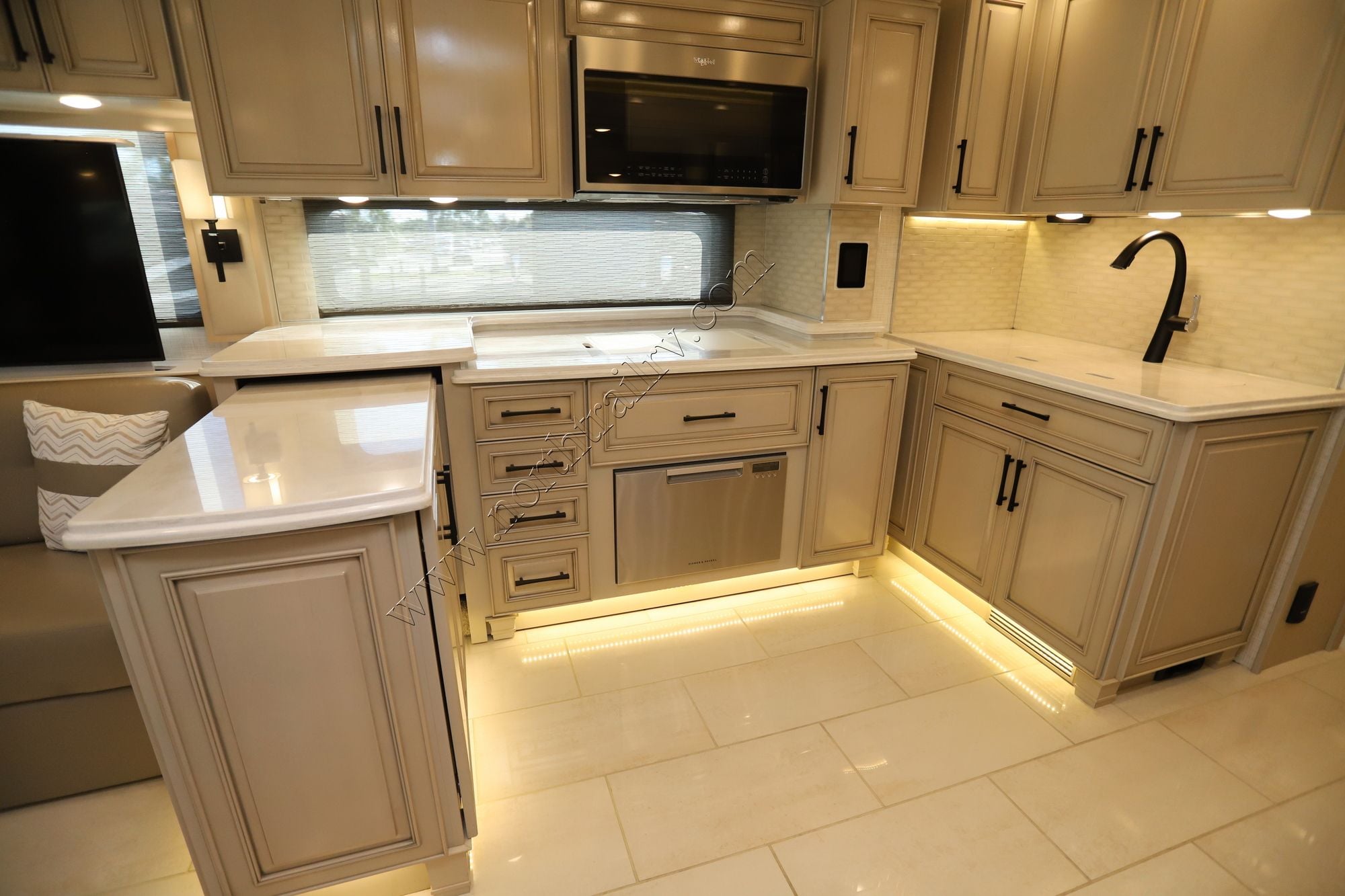 Used 2024 Newmar London Aire 4569 Class A  For Sale