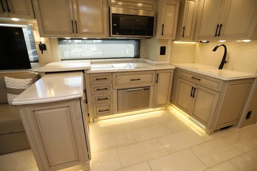 2024 Newmar London Aire 4569