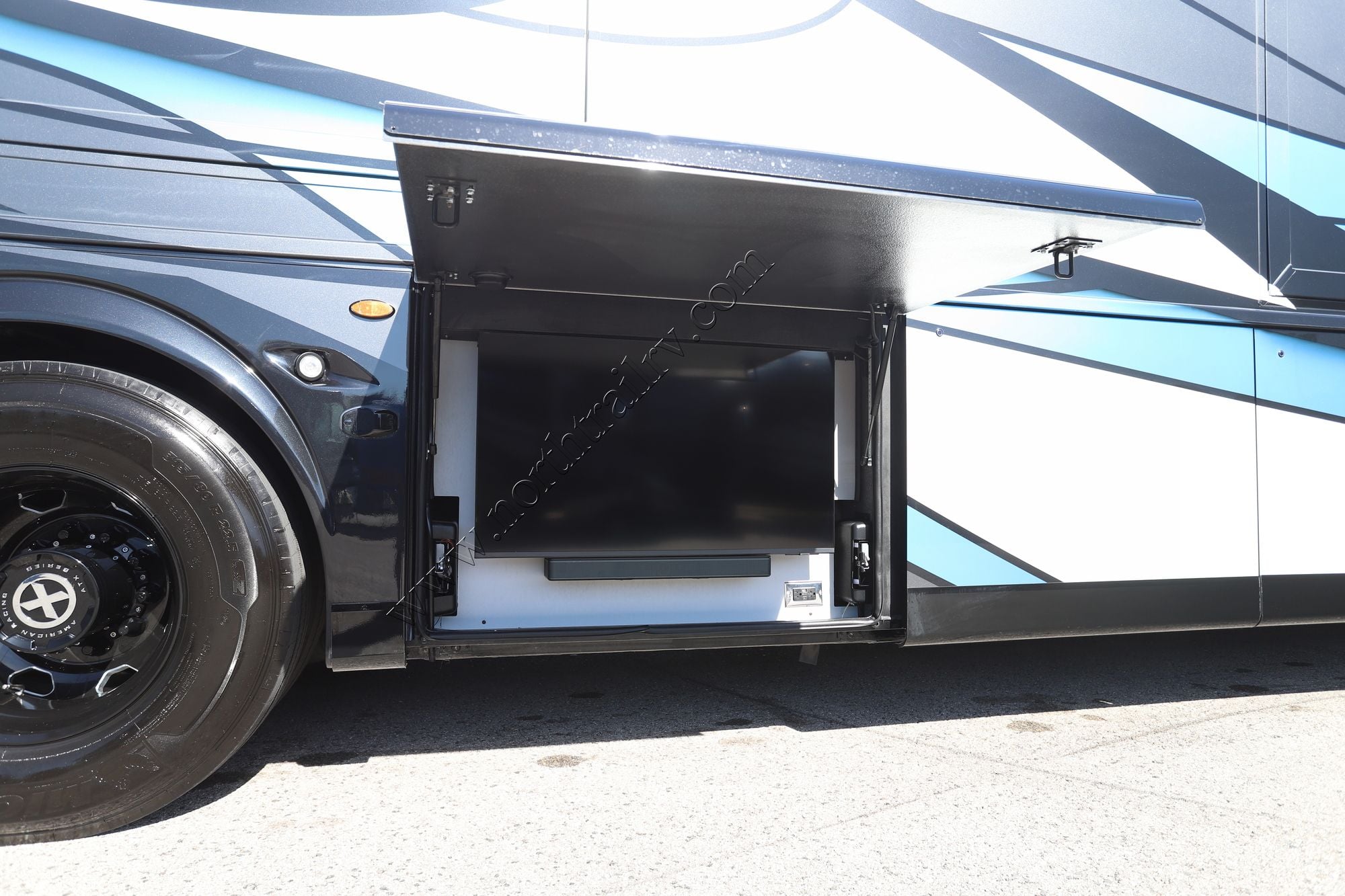 New 2026 Newmar Essex 4569 Class A  For Sale