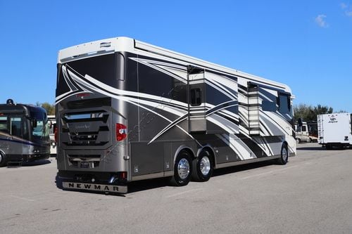 2024 Newmar London Aire 4569