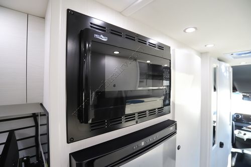 2025 Pleasure-Way Plateau TS