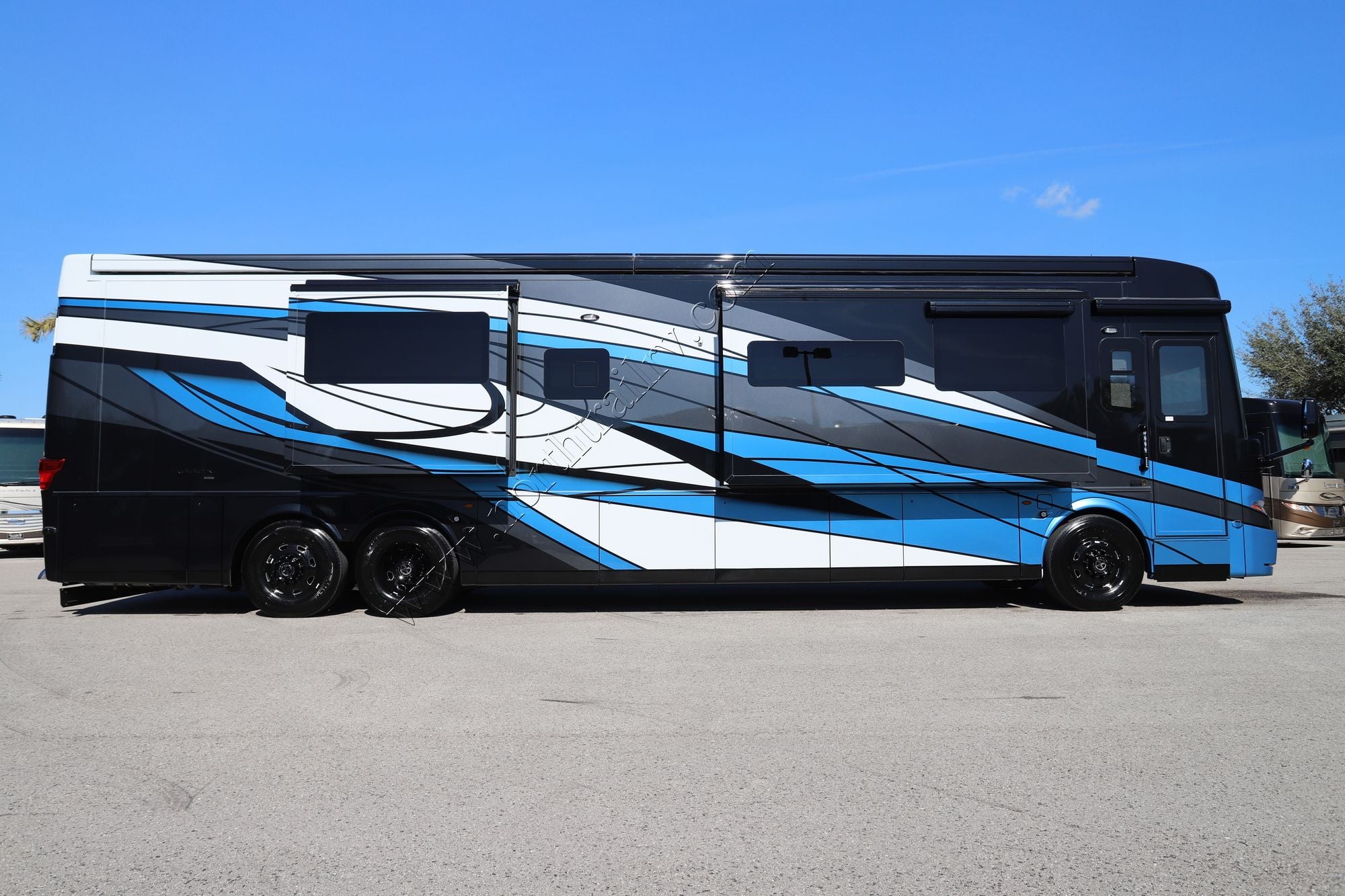 New 2026 Newmar Essex 4569 Class A  For Sale