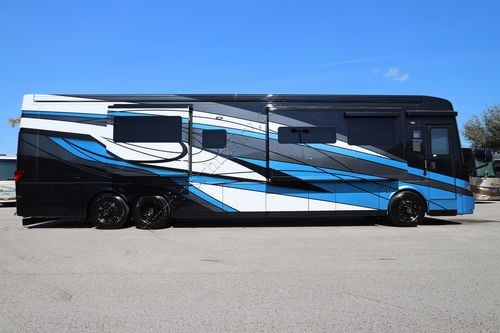 2026 Newmar Essex 4569