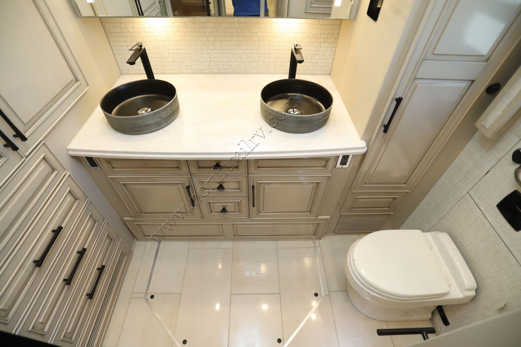 Used 2024 Newmar London Aire 4569 Class A  For Sale