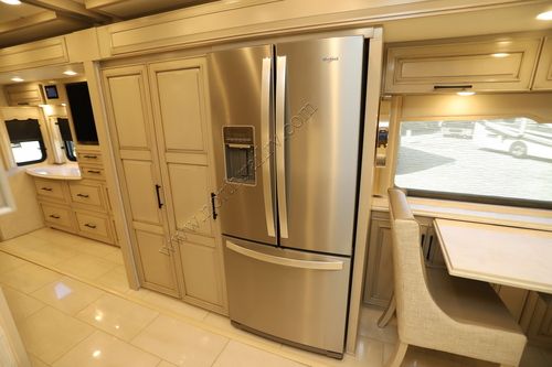 2024 Newmar London Aire 4569