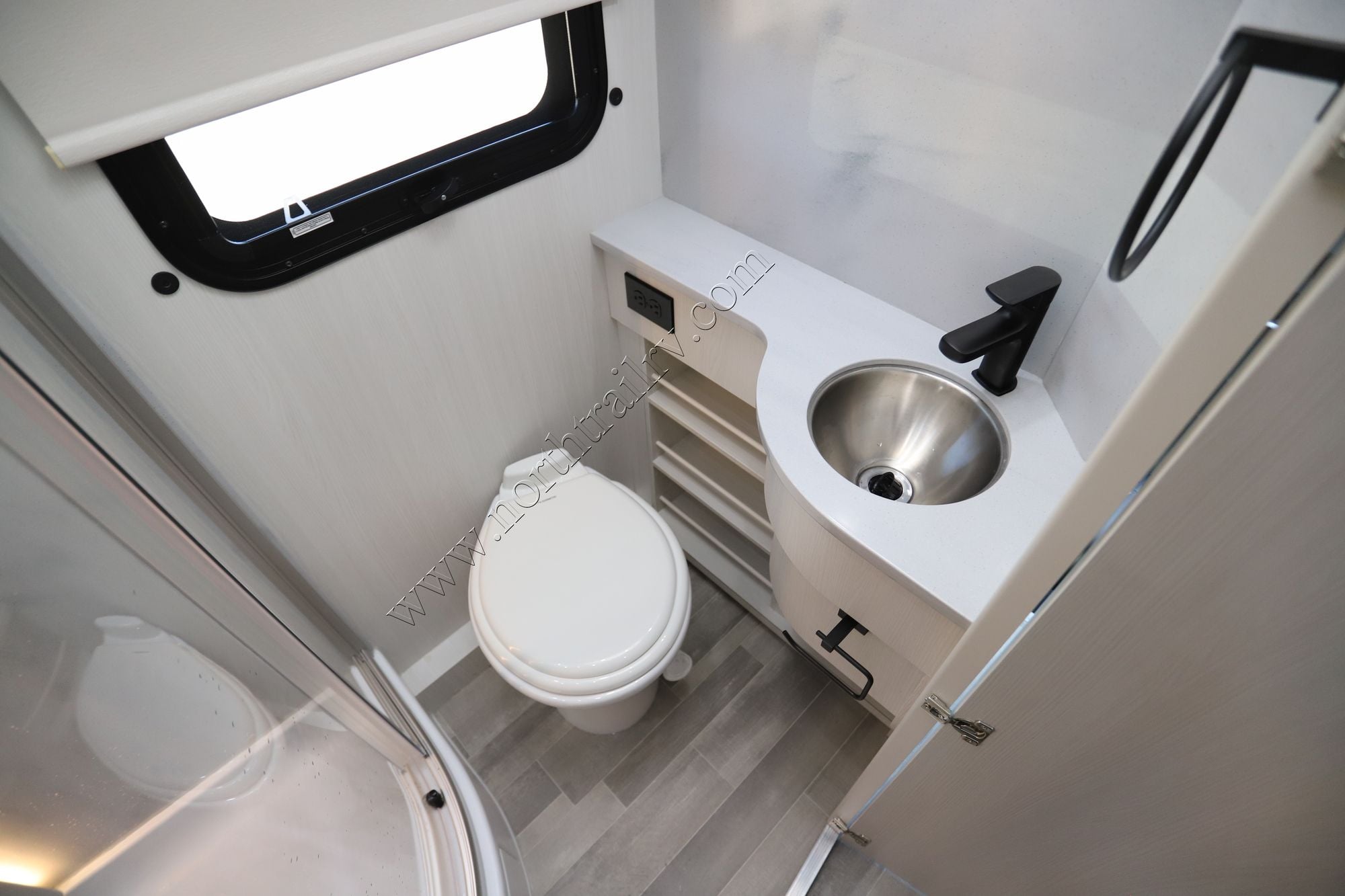 Used 2025 Pleasure-Way Plateau XLTS Class C  For Sale