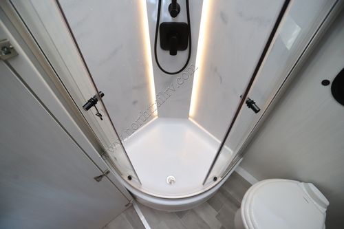 2025 Pleasure-Way Plateau XLTS Class C