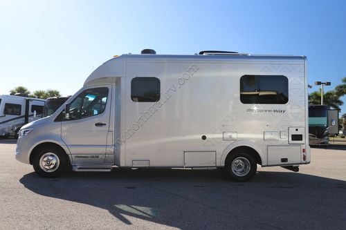 2025 Pleasure-Way Plateau XLTS Class C