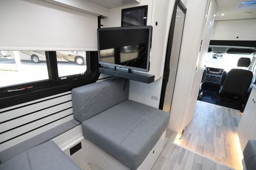 2025 Pleasure-Way Plateau XLTS Class C