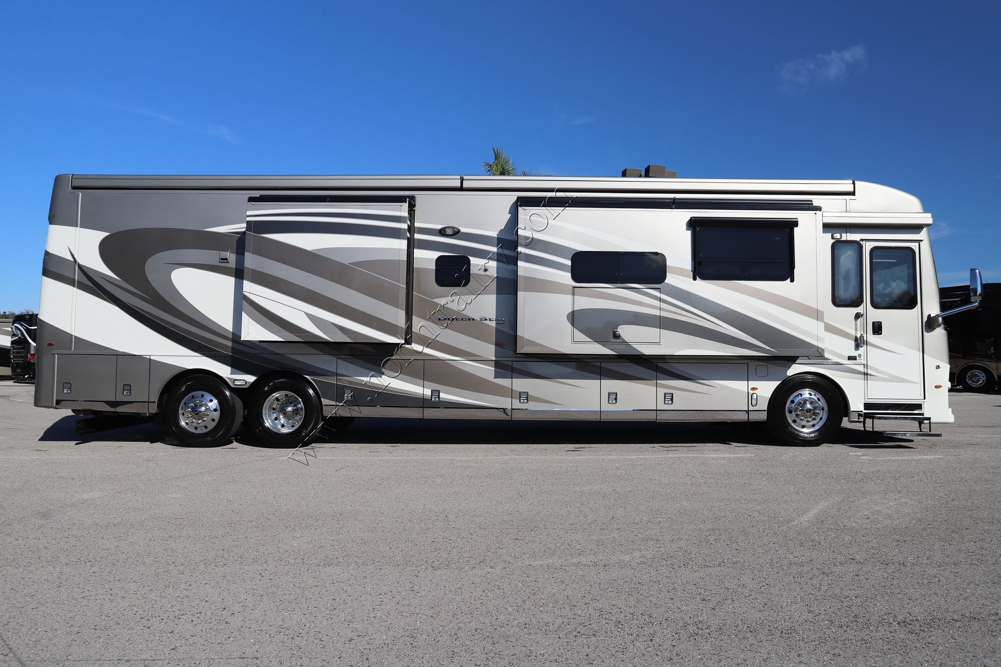 Used 2019 Newmar Dutch Star 4369 Class A  For Sale