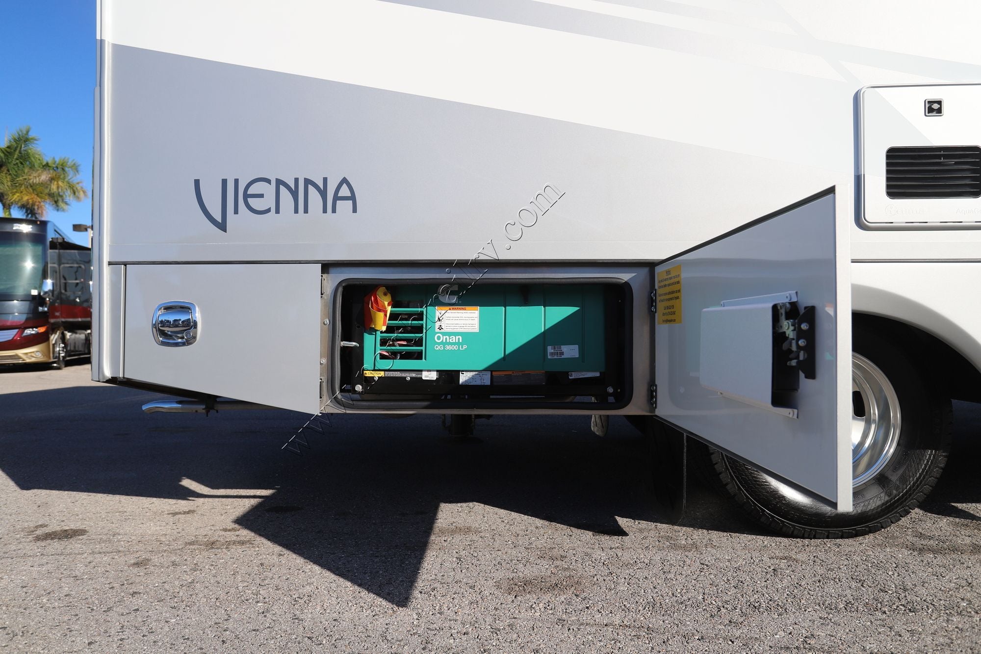 Used 2025 Renegade Rv Vienna 25DLC Class C  For Sale