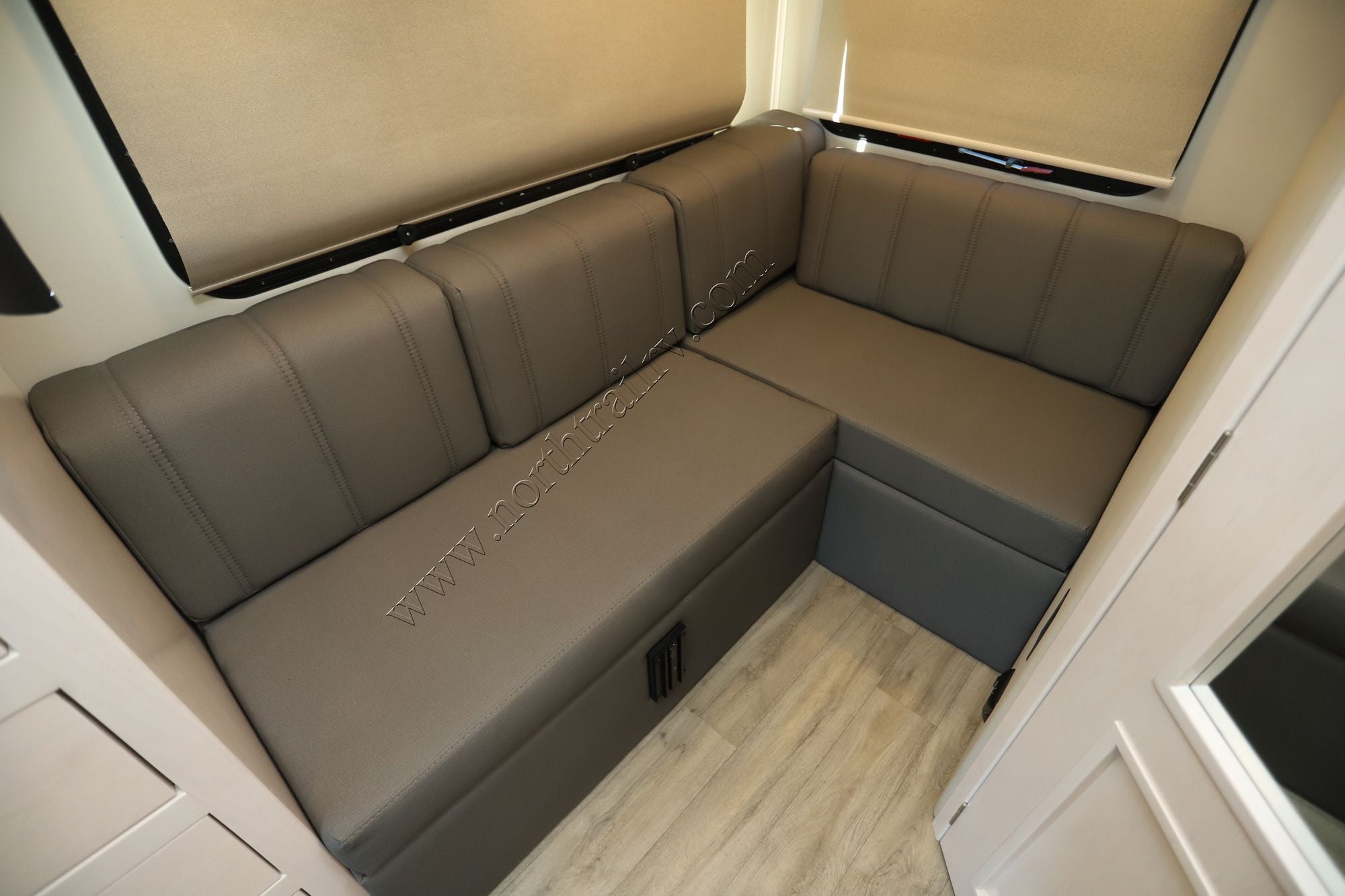 Used 2025 Renegade Rv Vienna 25DLC Class C  For Sale