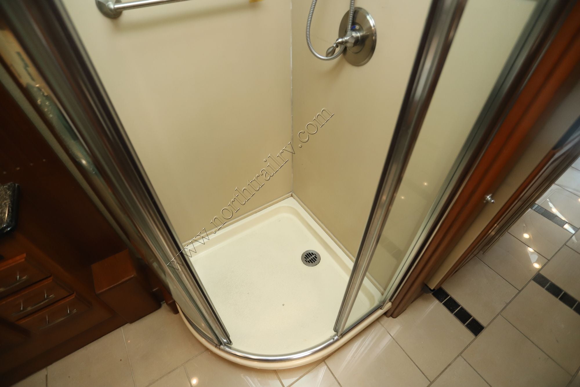 Used 2007 Country Coach Magna 630 MATISSE 40 QUAD Class A  For Sale